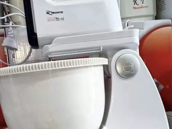 Batteur avec bol rotatif 300W Robuste T300 Batteur avec bol rotatif 300W Robuste T300