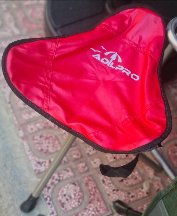 Chaise 3 pieds Chaise 3 pieds
