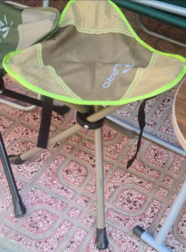 Chaise 3 pieds Chaise 3 pieds