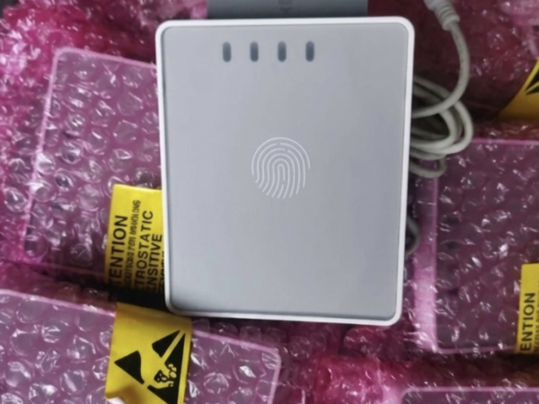 Lecteur de Carte à Puce Identiv uTrust 4701 Lecteur de Carte à Puce Identiv uTrust 4701