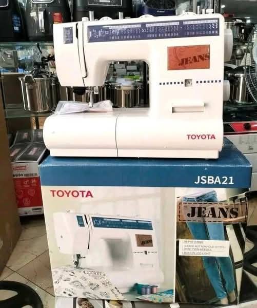 Machine à coudre TOYOTA JEANS ZigZag JSBA21 Machine à coudre TOYOTA JEANS ZigZag JSBA21