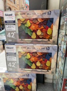 Tv géant 42p simple