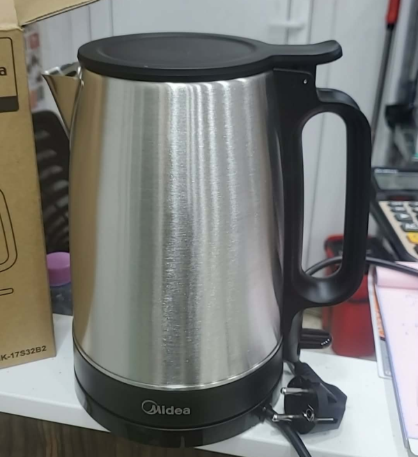 Bouilloire électrique inox 1.7L MIDEA Bouilloire électrique inox 1.7L MIDEA