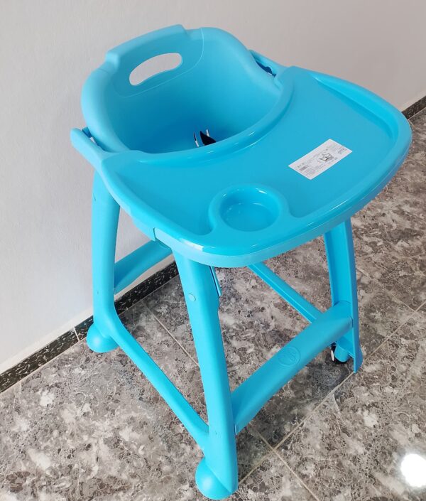 Chaise haute pour enfants, moderne, élégante, robuste et équipée de roulettes