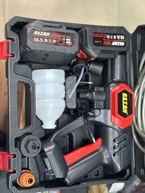 Karcher 48V BSTOH avec 2 Batteries Li-ion Karcher 48V BSTOH avec 2 Batteries Li-ion
