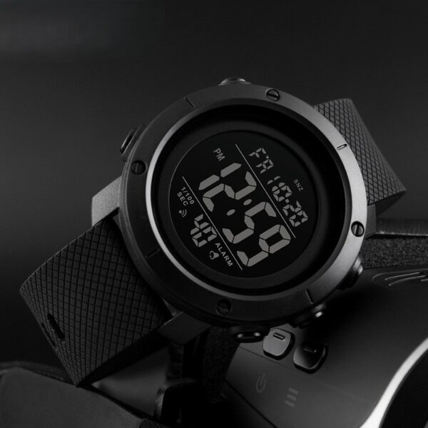 Montre-bracelet numérique SKMEI, moderne et sportive Montre-bracelet numérique SKMEI, moderne et sportive