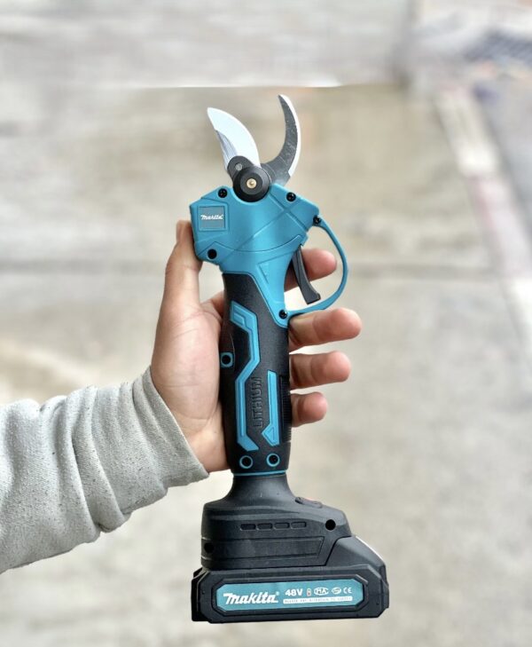New Secateur makita 48v New Secateur makita 48v