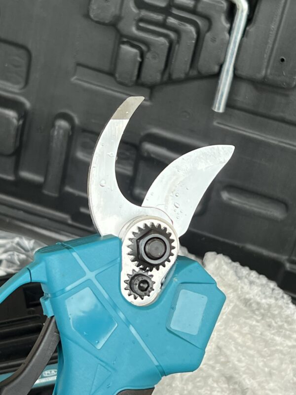 New Secateur makita 48v New Secateur makita 48v
