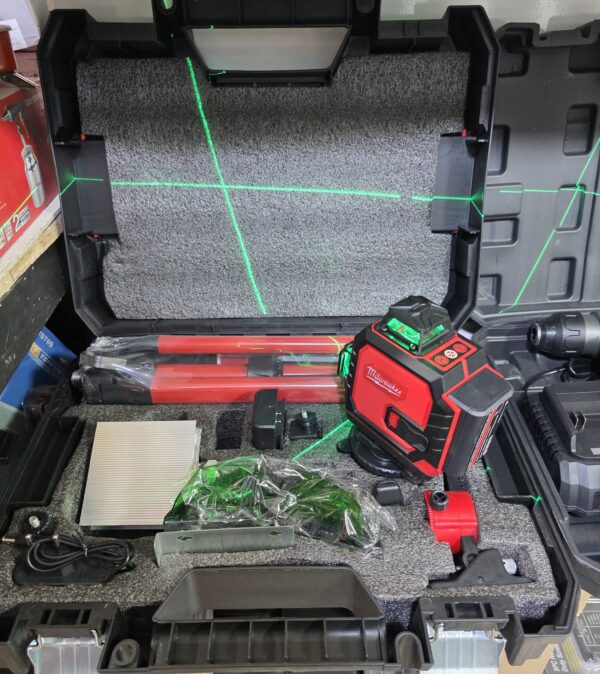 Niveau laser MILWAUKEE 4D Niveau laser MILWAUKEE 4D