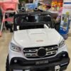 Voiture électrique pour enfants, modèle Mercedes 615. Voiture électrique pour enfants, modèle Mercedes 615.
